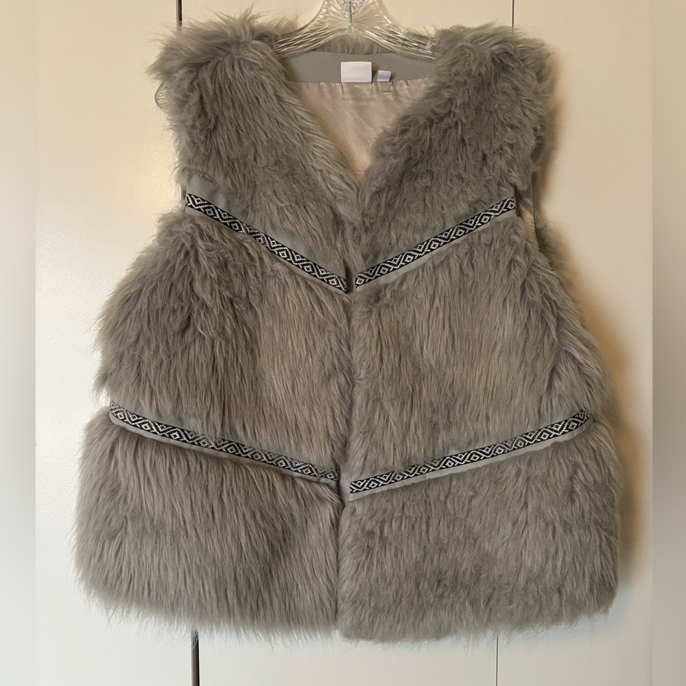New Directions Gray faux fur vest vest